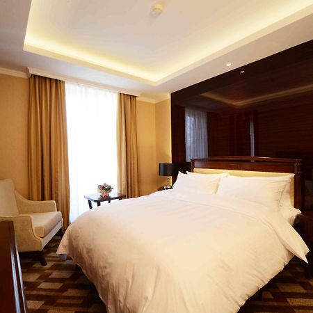 Lotte City Hotels Tashkent Palace Exterior photo