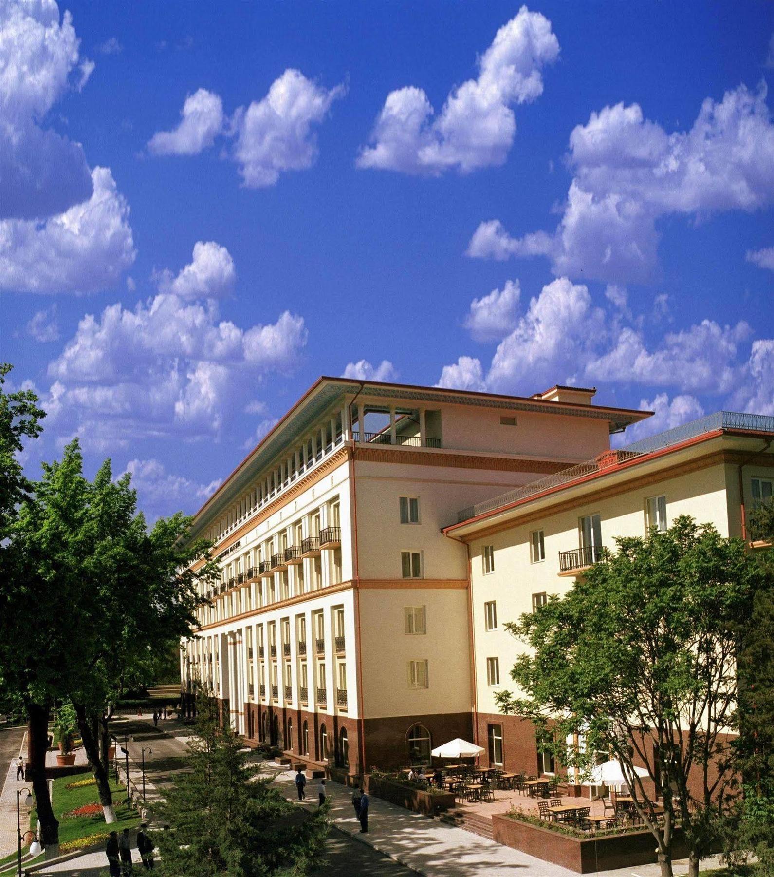 Lotte City Hotels Tashkent Palace Exterior photo