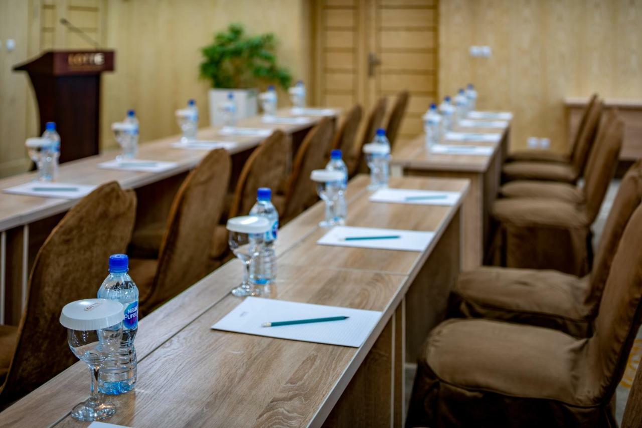 Lotte City Hotels Tashkent Palace Exterior photo