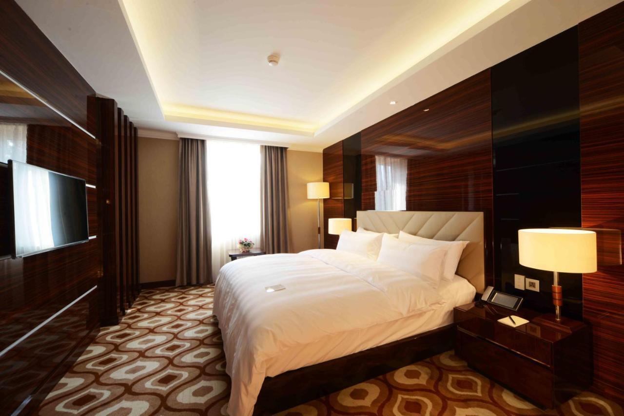 Lotte City Hotels Tashkent Palace Exterior photo